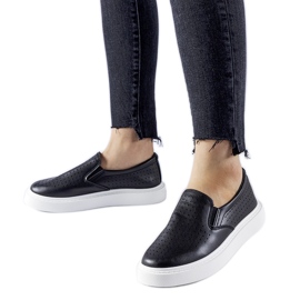 Baskets Fulda perforées noires