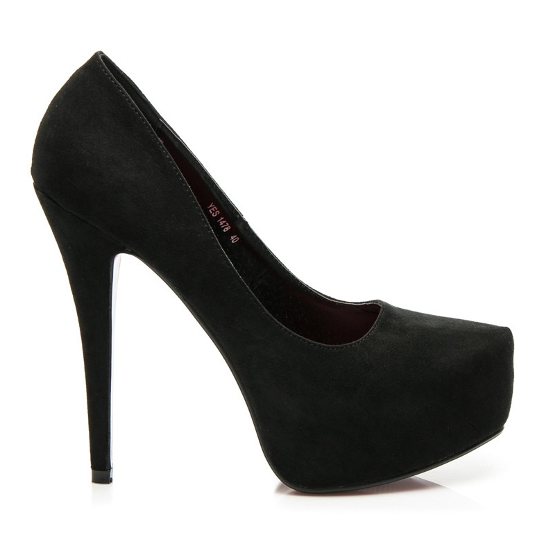 Yes Mile Épingles sur la plateforme le noir