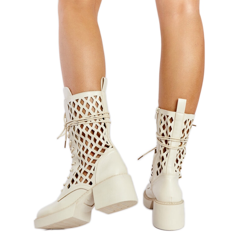 Bottines à talons hauts ajourées beiges de Visalia