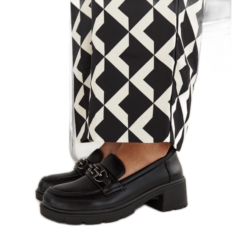 Mocassins noirs en éco-cuir par Lyyli le noir Mocassins noirs en éco-cuir par Lyyli le noir