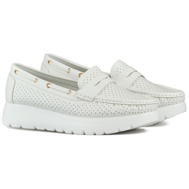 Mocassins femme blancs ajourés confortables avec semelle intérieure en cuir blanche