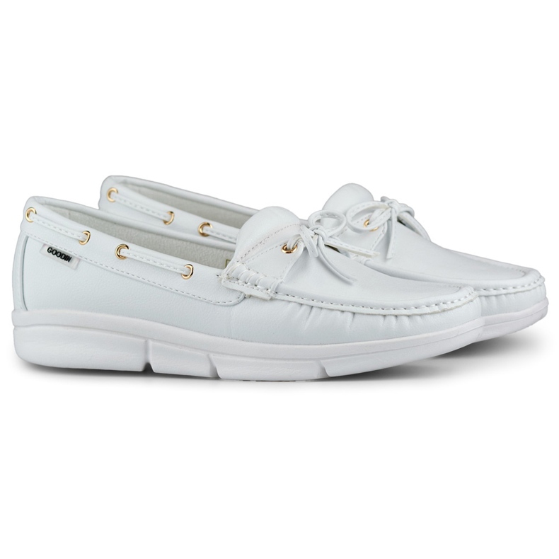 Mocassins confortables pour femmes en blanc. blanche