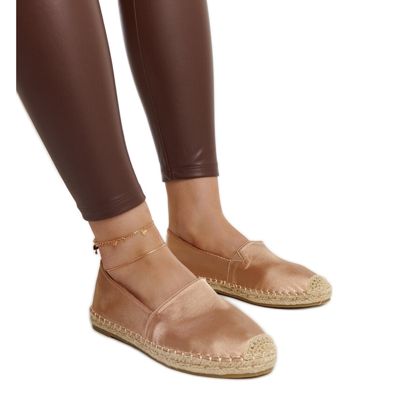 Espadrilles beiges brillantes sur la plateforme Caithlin Espadrilles beiges brillantes sur la plateforme Caithlin