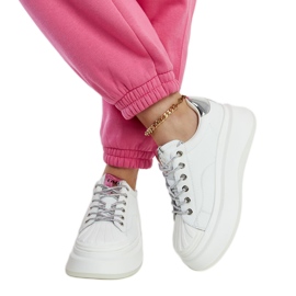 Baskets blanches sur la plateforme GOE NN2N4033 Baskets blanches sur la plateforme GOE NN2N4033