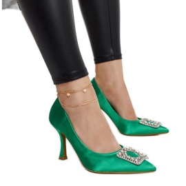 Escarpins hauts verts finition satinée et strass Clemente