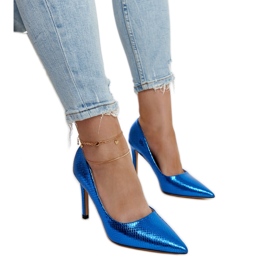 Talons aiguilles bleus vernis