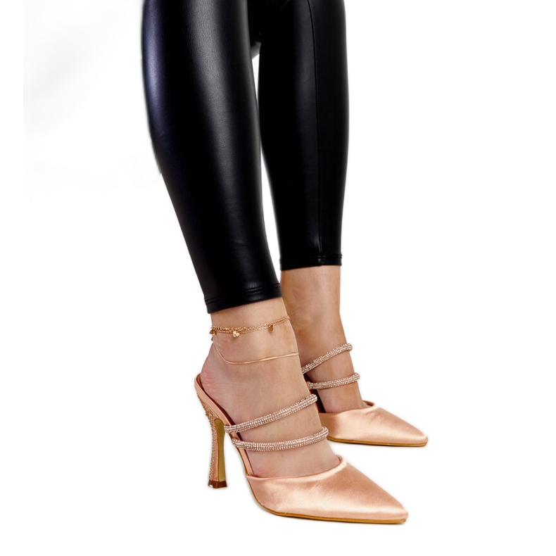 Tongs à talons beiges par Raffaelina