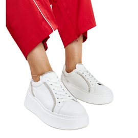 Baskets Karino en cuir blanc avec strass blanche Baskets Karino en cuir blanc avec strass blanche