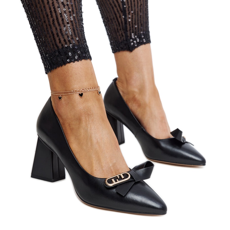 Escarpins à talons hauts en cuir noir de Vinceza le noir