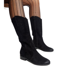 Boots en cuir ajouré noir par Vinceza