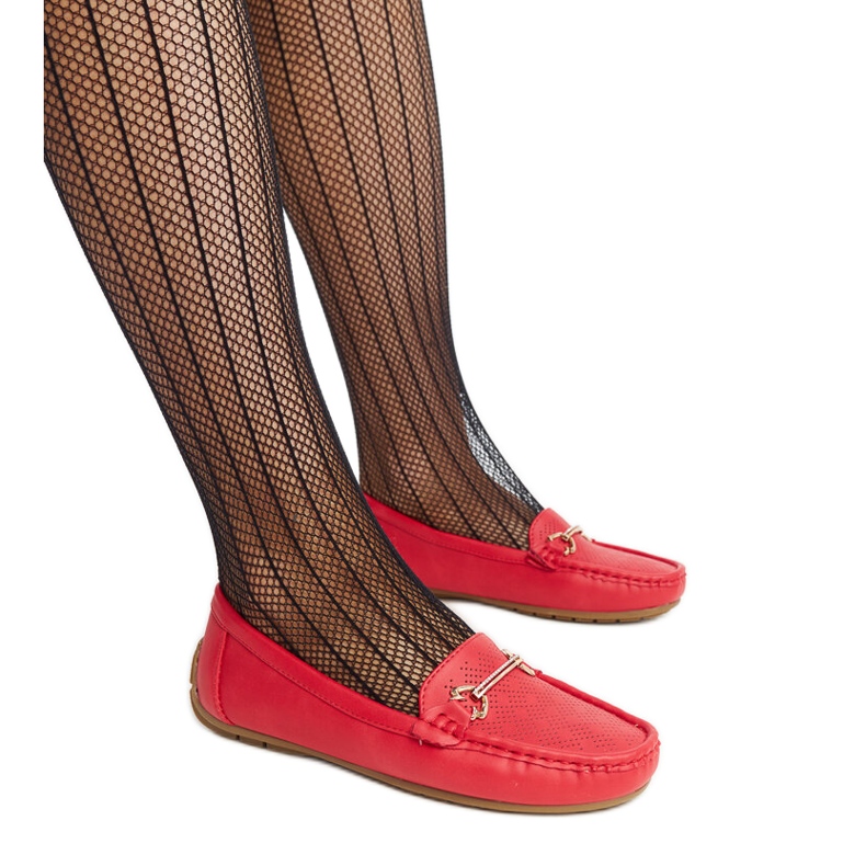 Mocassins rouges avec boucle décorative par Adila Mocassins rouges avec boucle décorative par Adila