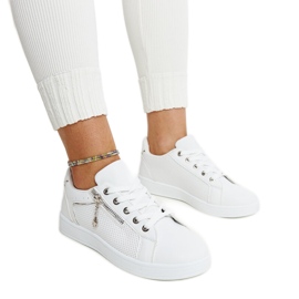 Chaussures de sport blanches ornées de perforations Chiusi