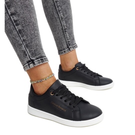 Baskets noires en éco-cuir par Furat le noir