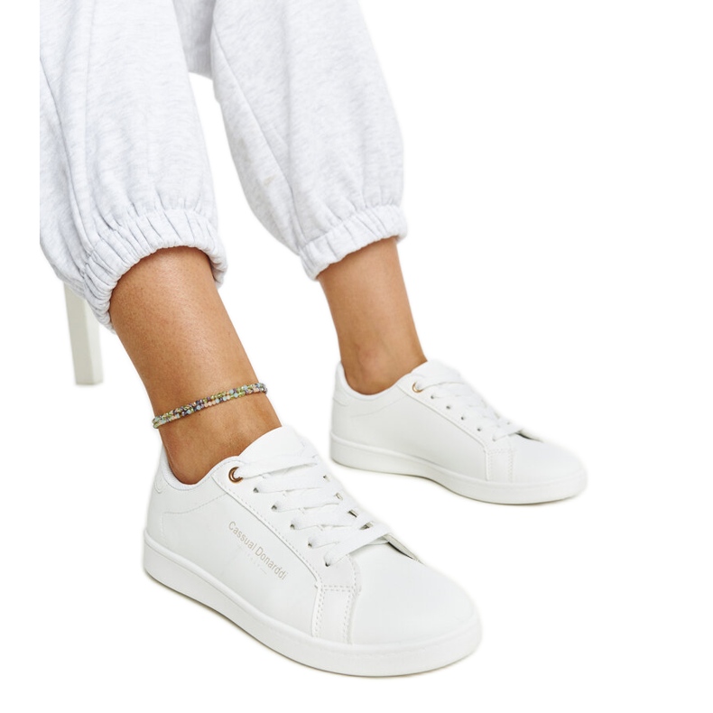 Baskets blanches en éco-cuir par Furat