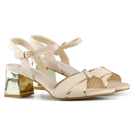 Sandales femme élégantes beiges à talon doré Sandales femme élégantes beiges à talon doré