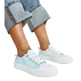 Baskets en tissu bleu par Jerina