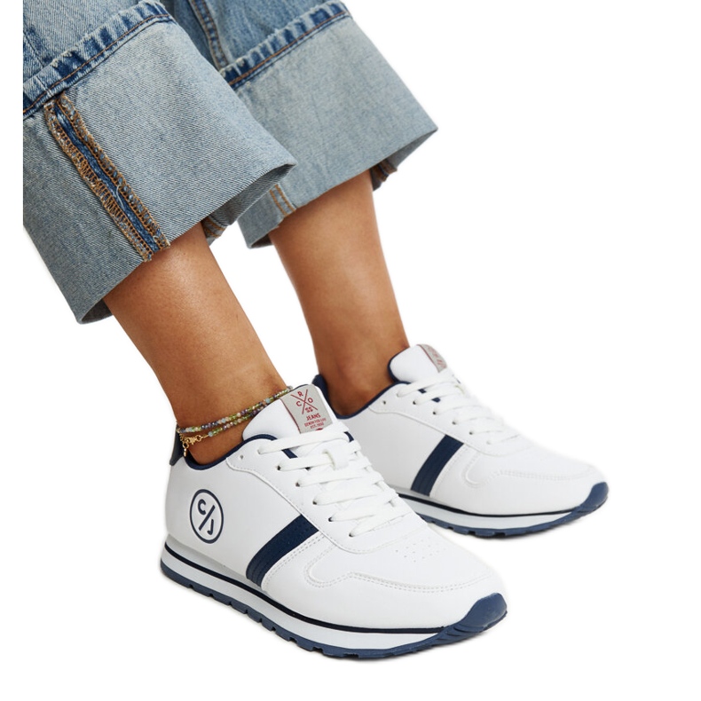 Baskets femme blanches et bleu marine de Cross Jeans Baskets femme blanches et bleu marine de Cross Jeans