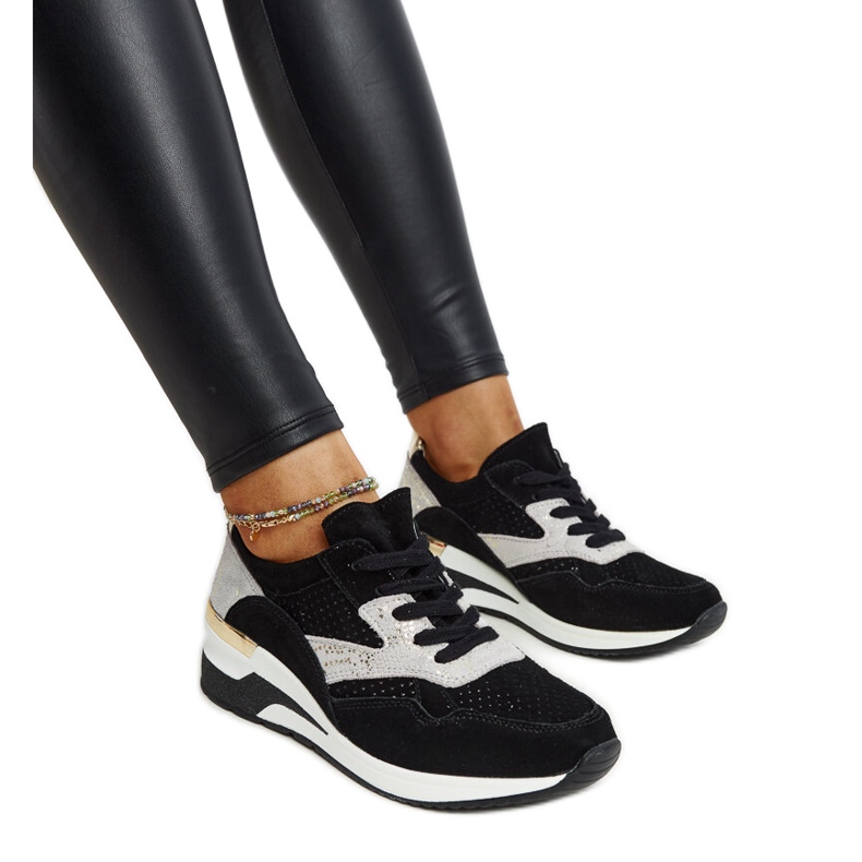 Baskets de sport en cuir noir le noir