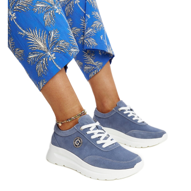 Chaussures en cuir bleu avec boucle décorative