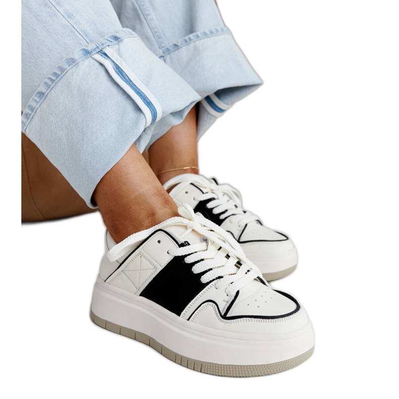 Chaussures de sport en cuir blanc blanche