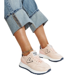 Baskets roses à semelle plus épaisse par Olonio Baskets roses à semelle plus épaisse par Olonio