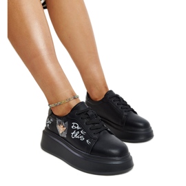 Chaussures en cuir noir avec boucle décorative le noir