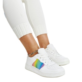 Chaussures en cuir blanc avec boucle décorative blanche