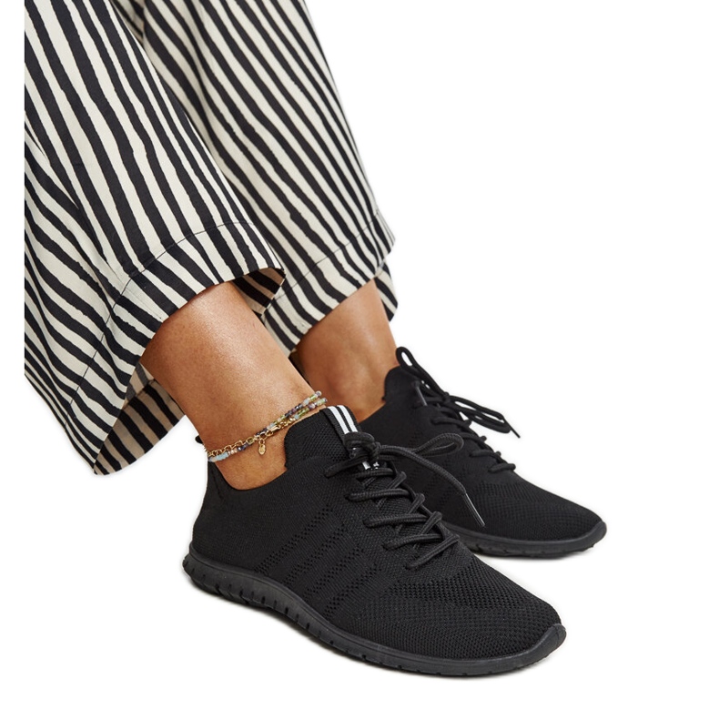 Baskets de sport Shukornia noires le noir Baskets de sport Shukornia noires le noir