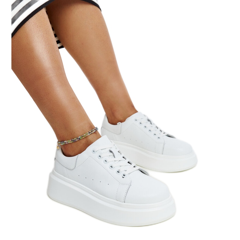 Baskets à lacets en cuir blanc blanche