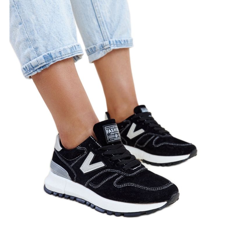 Baskets noires avec semelle Olonio en éco-daim plus épaisse le noir