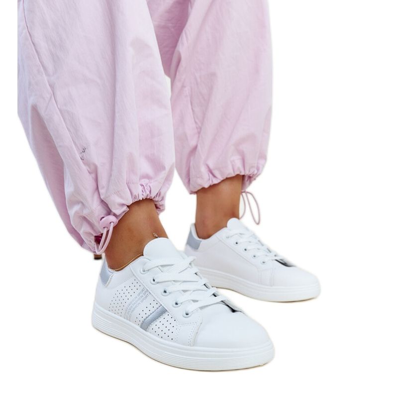 Baskets en éco-cuir blanc et argenté par Berdine blanche