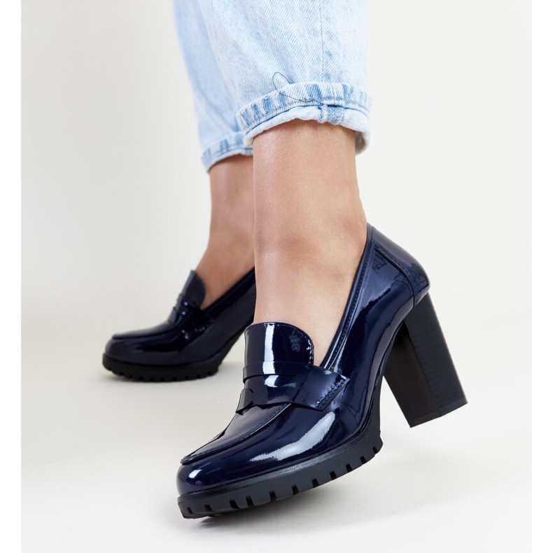 Escarpins vernis bleu marine à talon haut Licoletta Escarpins vernis bleu marine à talon haut Licoletta