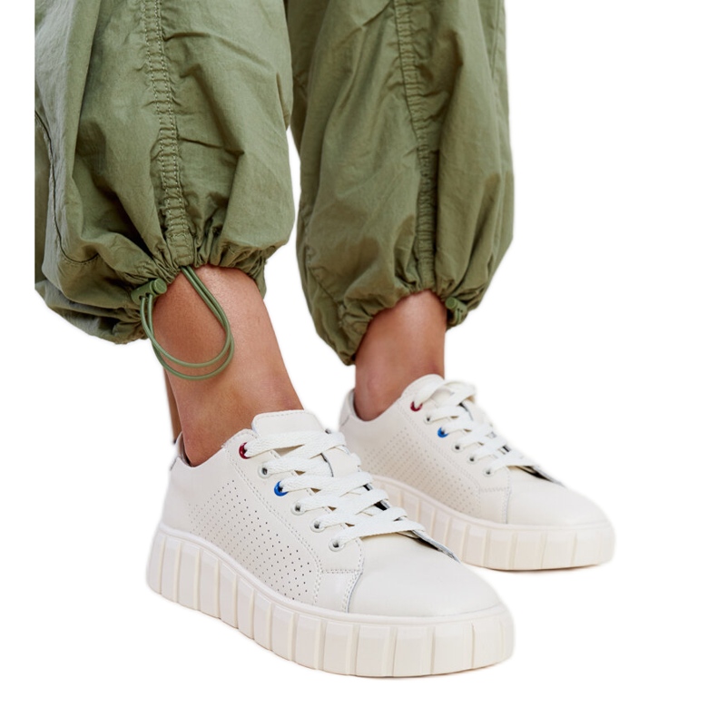 Baskets en cuir beige de Zvonka