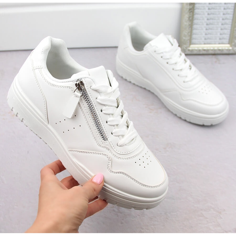 Baskets de sport femme McBraun 23233 blanches