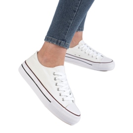 Baskets blanches pour femmes sur la plateforme Baskets blanches pour femmes sur la plateforme