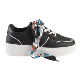 Baskets noires pour femmes nouées avec un ruban