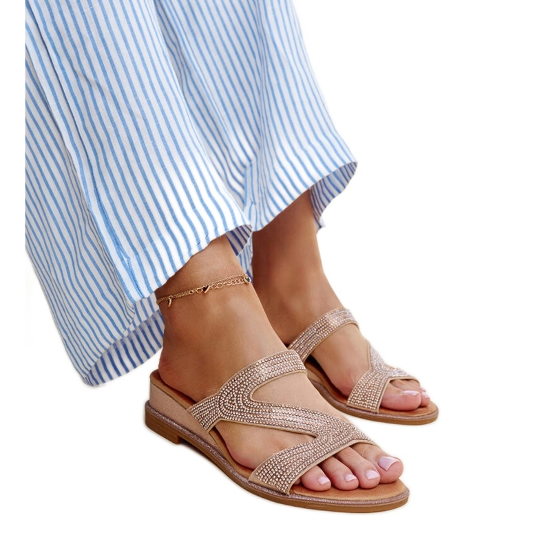 Chaussons roses à talon bas d'Asker