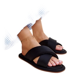 Les pantoufles noires de Rand