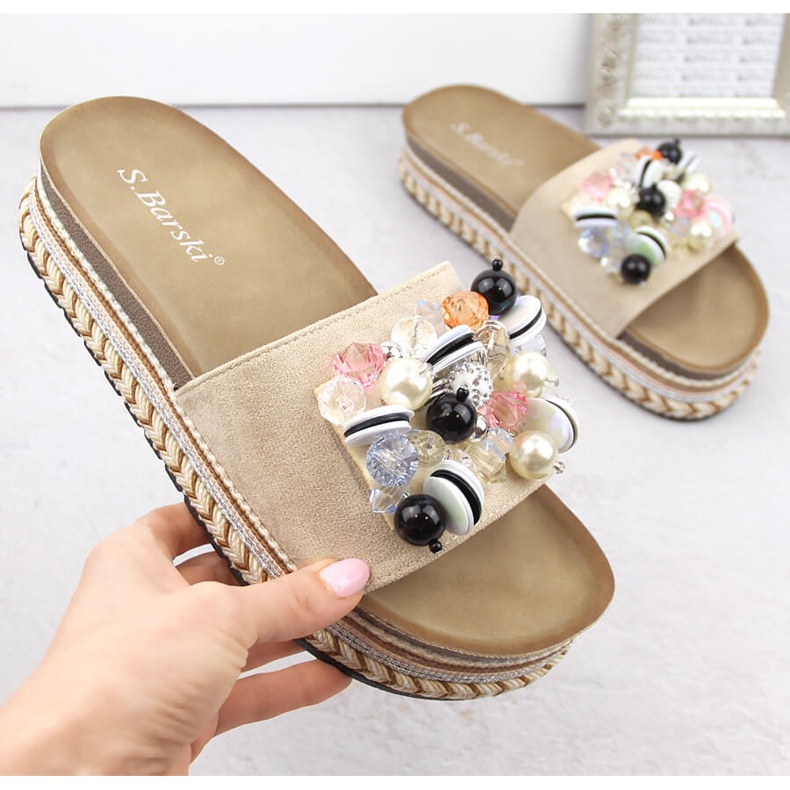 Chaussons plateforme femme avec perles, beige S.Barski HY077 Chaussons plateforme femme avec perles, beige S.Barski HY077