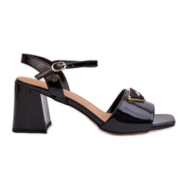 S.Barski Sandales élégantes en cuir verni sur talon haut Noir D&amp;A MR38-660