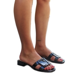 Chaussons vernis noirs avec empiècement en cuir Mancinia