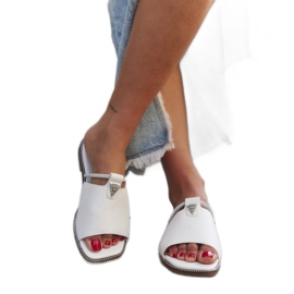 Tongs avec empiècement en cuir Antari blanche Tongs avec empiècement en cuir Antari blanche