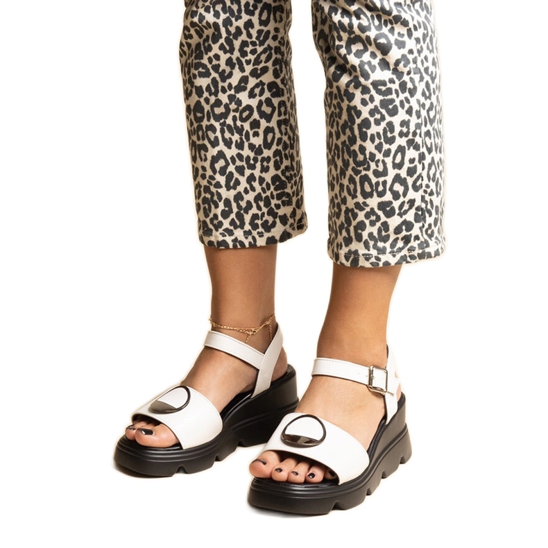 Sandales compensées blanches en cuir écologique Maddison