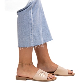 Claquettes à boucle beiges par Almeita