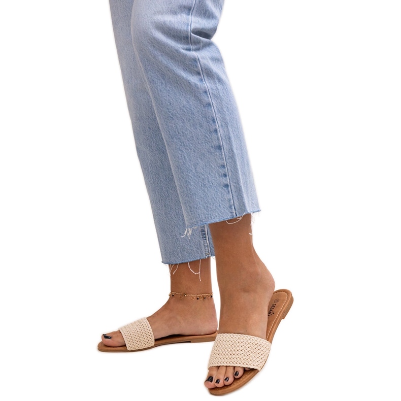 Chaussons Marika brodés beige clair