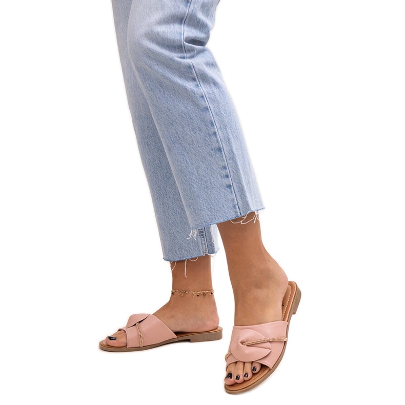 Chapeaux ornés d'une lanière avec zircons Amari rose Chapeaux ornés d'une lanière avec zircons Amari rose