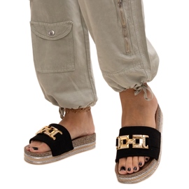 Tongs noires avec boucle brillante par Niamh