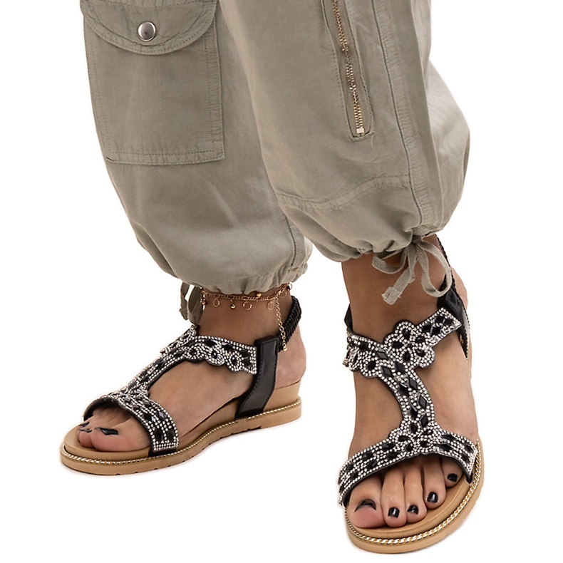 Les sandales noires brillantes de Shahida le noir