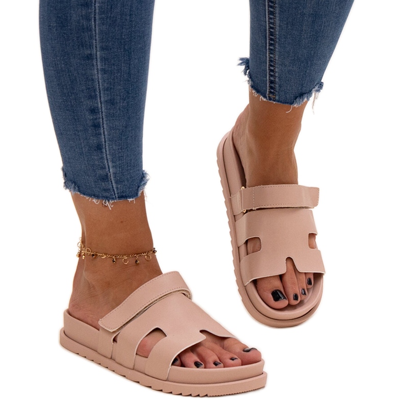 Tongs beiges à velcro de Kassis