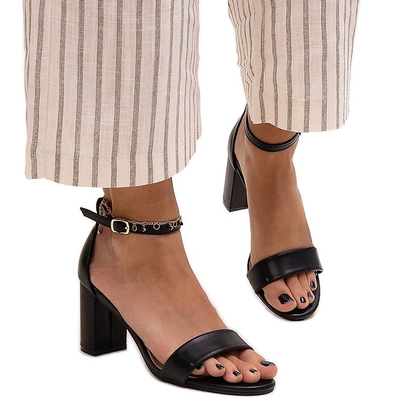 Sandales à talons hauts noires Atifa le noir